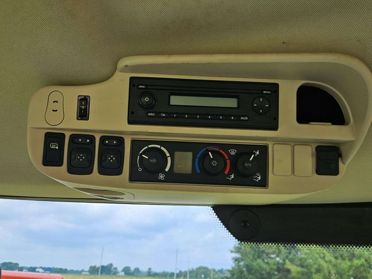 john-deere-6125r-image-22