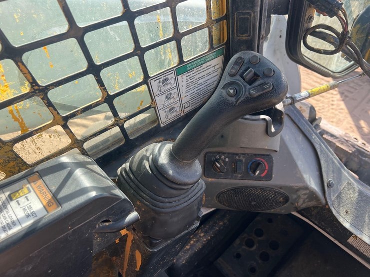 2022-bobcat-s770-image-23