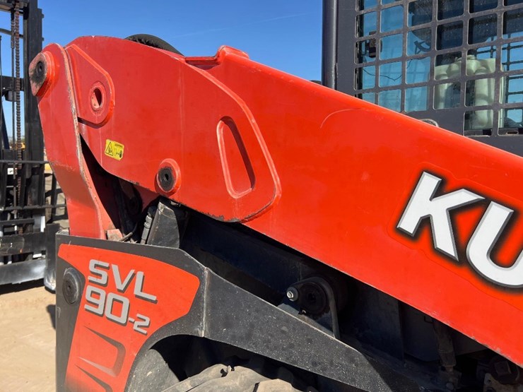 2011-kubota-svl90-2-image-23