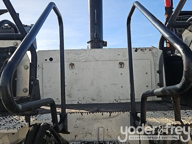 2014-caterpillar-ap-1000e-image-28