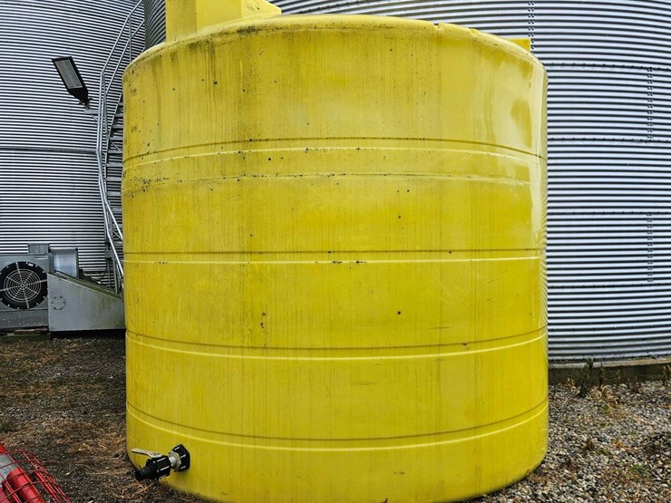 6000-gallon-plastic-tank-image-1
