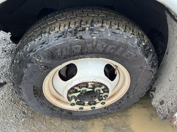 2015-chevrolet-express-paratransit-bus-image-14