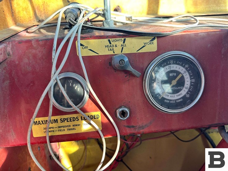 1972-new-holland-1048-image-52