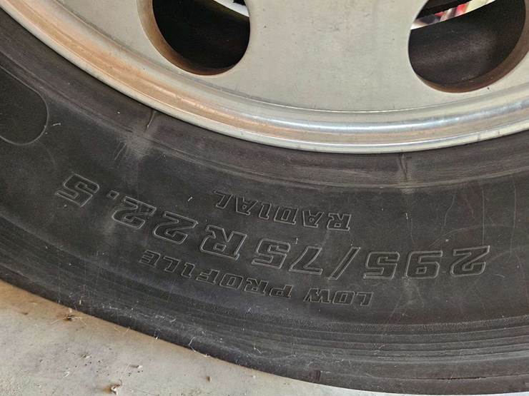 2005-kenworth-t300-image-44