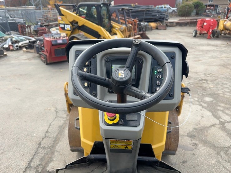 2019-caterpillar-c15-image-17