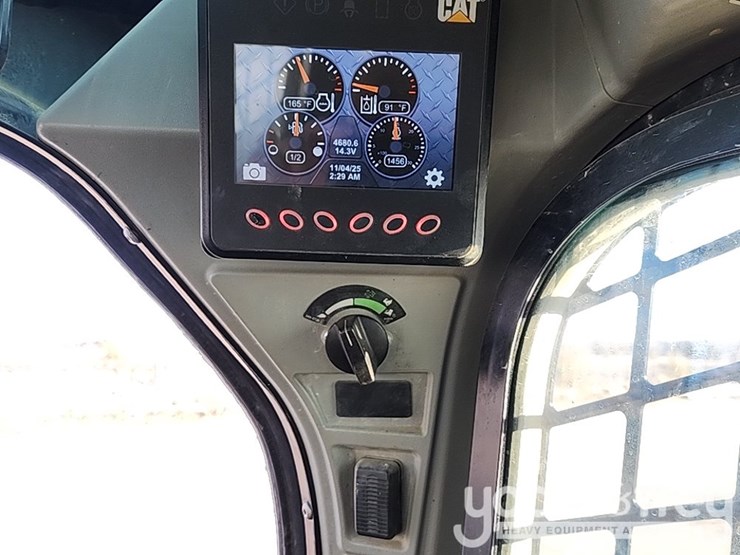 2021-caterpillar-289d3-image-24