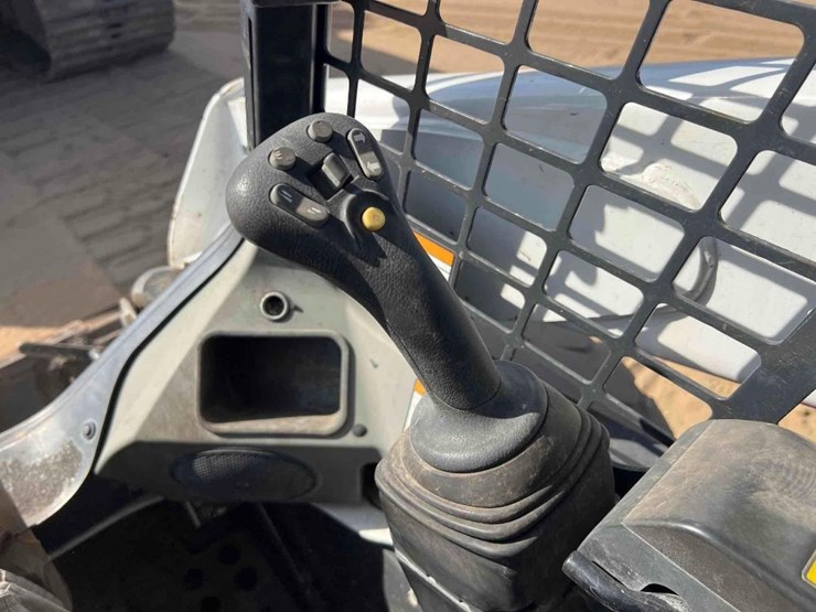 2017-bobcat-s770-image-24