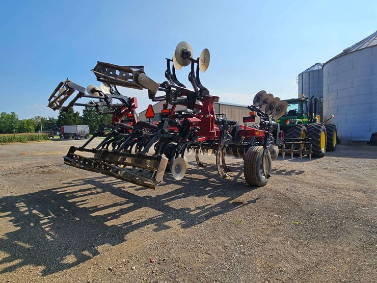 case-870-disk-chisel-plow-image-16