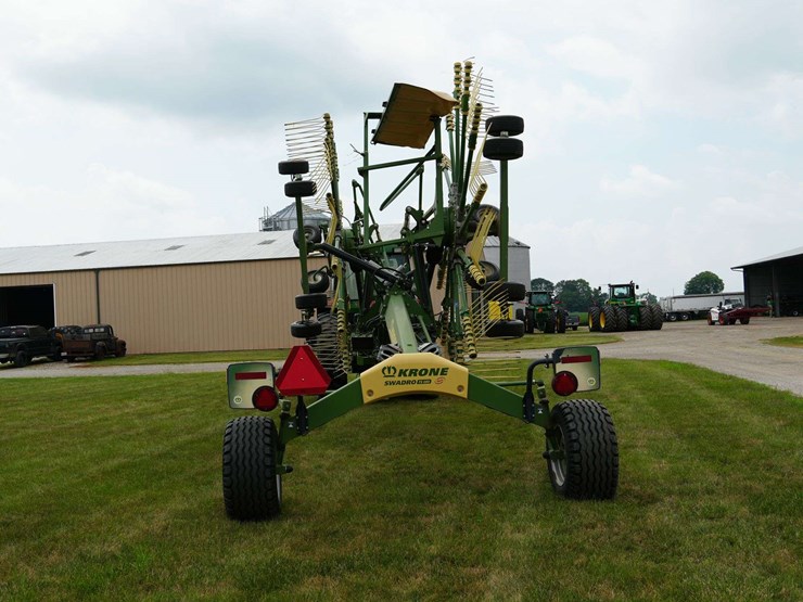 krone-swadro-twin-rotary-hay-rake-image-5