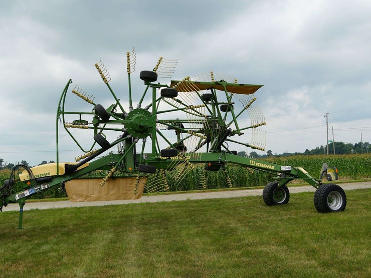 krone-swadro-twin-rotary-hay-rake-image-2