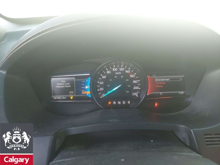 2016-ford-explorer-image-18