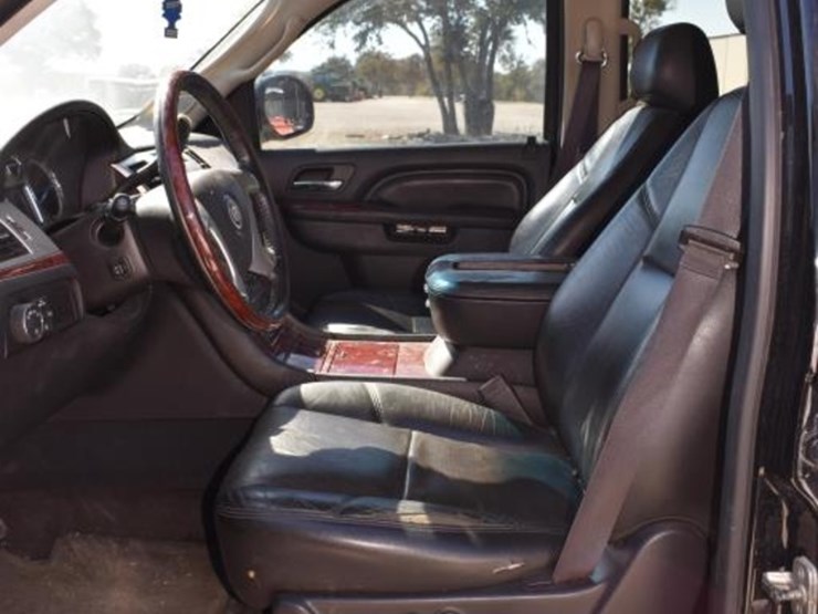 2014-lincoln-escalade-esv-(runs,-but-check-engine-light-is-on)-(vin-#-1gys3-image-5