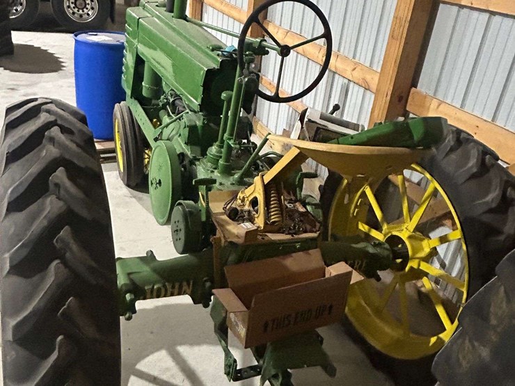 john-deere-b-image-3