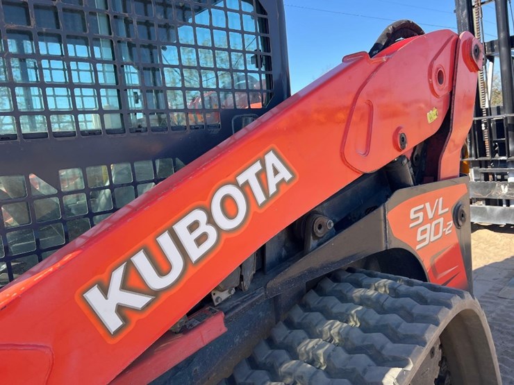 2011-kubota-svl90-2-image-19