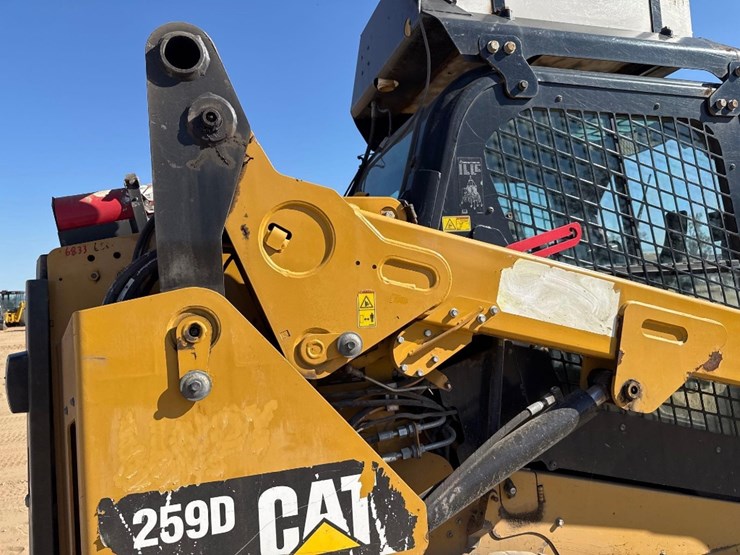 2018-caterpillar-259d-image-19