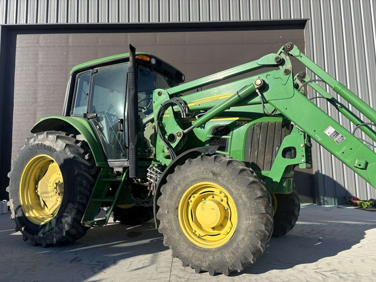 john-deere-7130-image-2