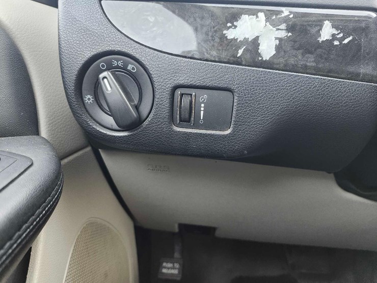 2015-dodge-grand-caravan-sxt-image-30