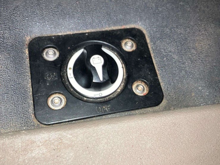 2013-freightliner-cascadia-image-105