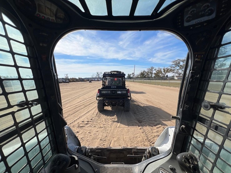 2022-bobcat-s740-image-34