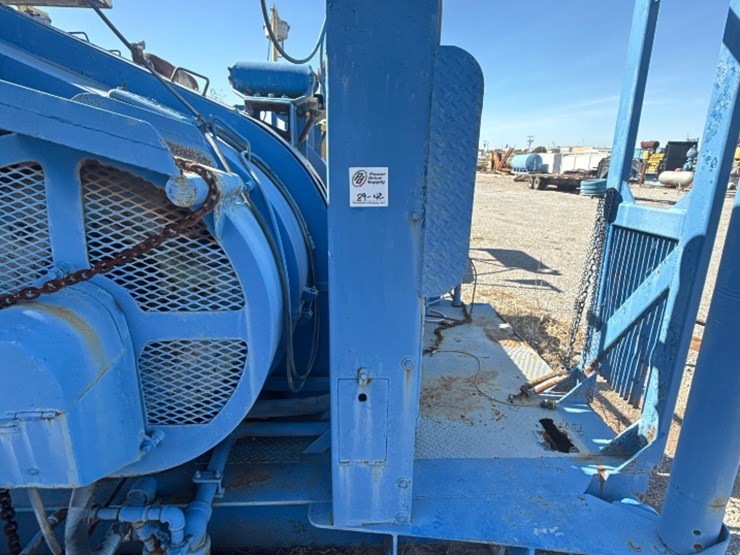 caterpillar-d353-image-7