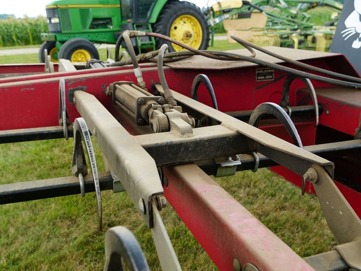 hoelscher-180-hay-grapple-image-12