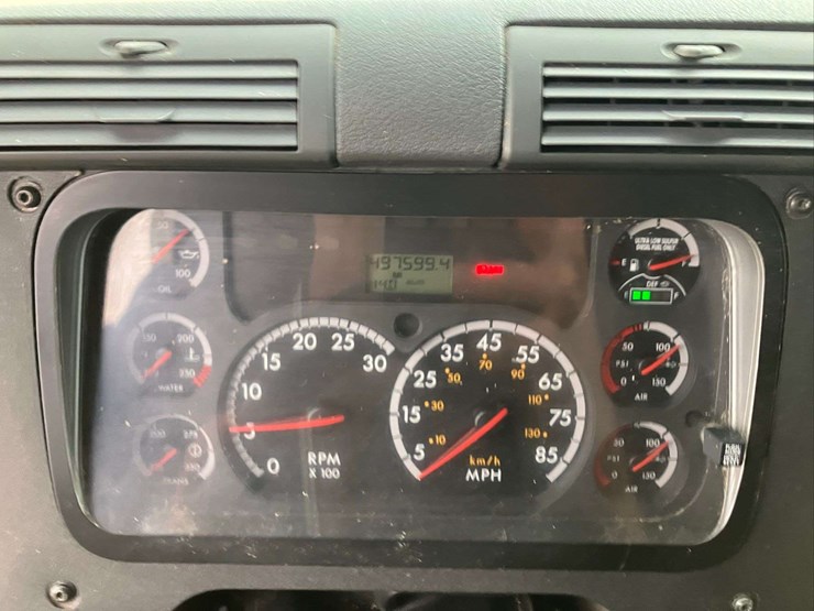 2013-freightliner-cascadia-image-29