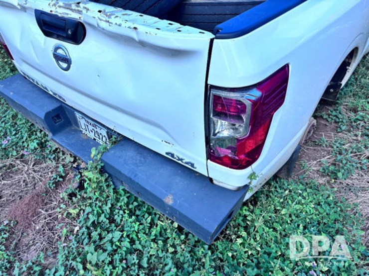 2018-nissan-titan-image-31