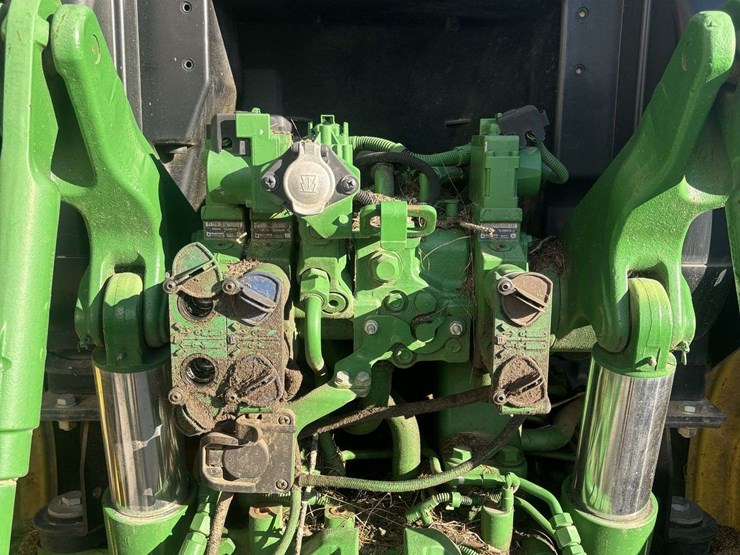 john-deere-6150r-image-17