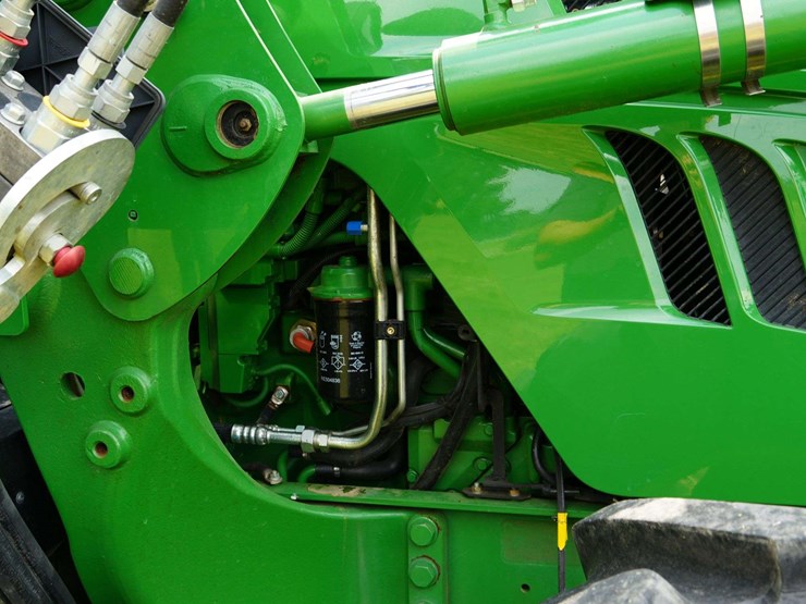 john-deere-6125r-image-47