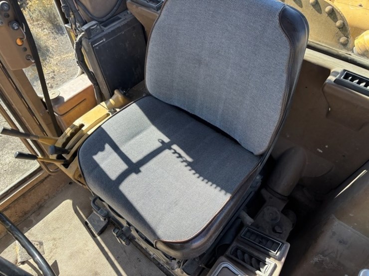 1989-caterpillar-140g-image-32