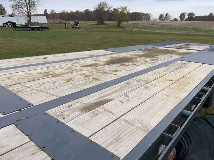 lamar-36’-gooseneck-trailer-image-17