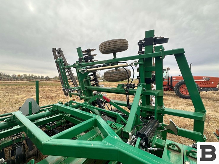 great-plains-2400tm-image-49