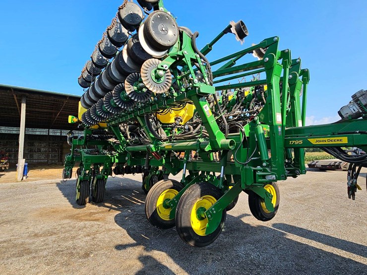 2024-john-deere-1795-image-27