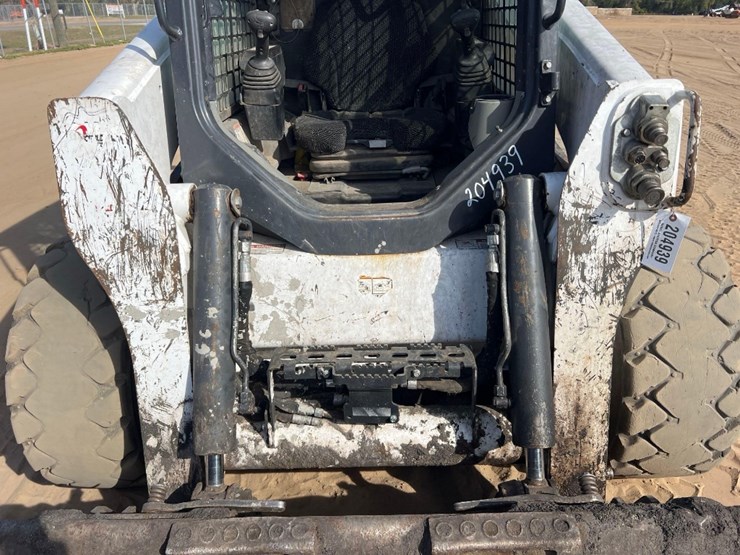 2022-bobcat-s740-image-15