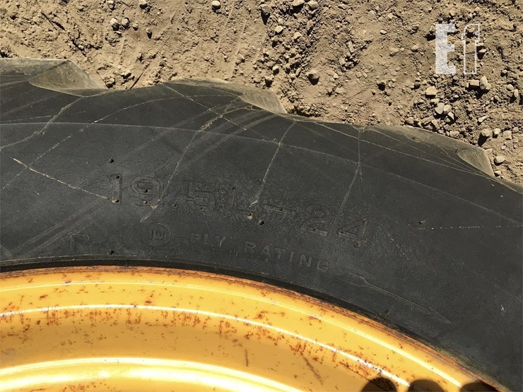 1995-deere-310d-image-21