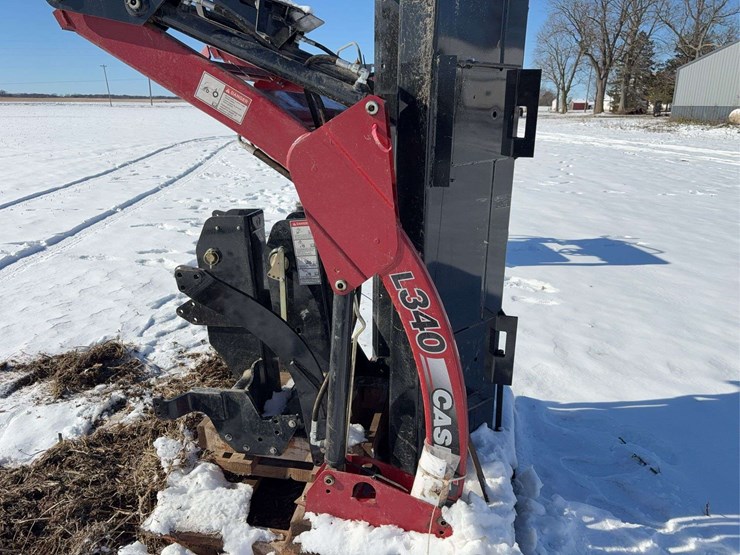 case-ih-l340-image-4