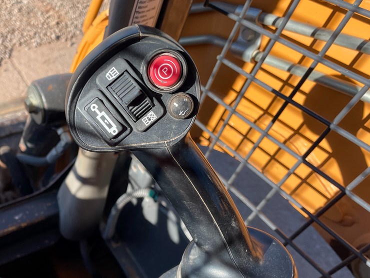 2015-case-tr270-image-11