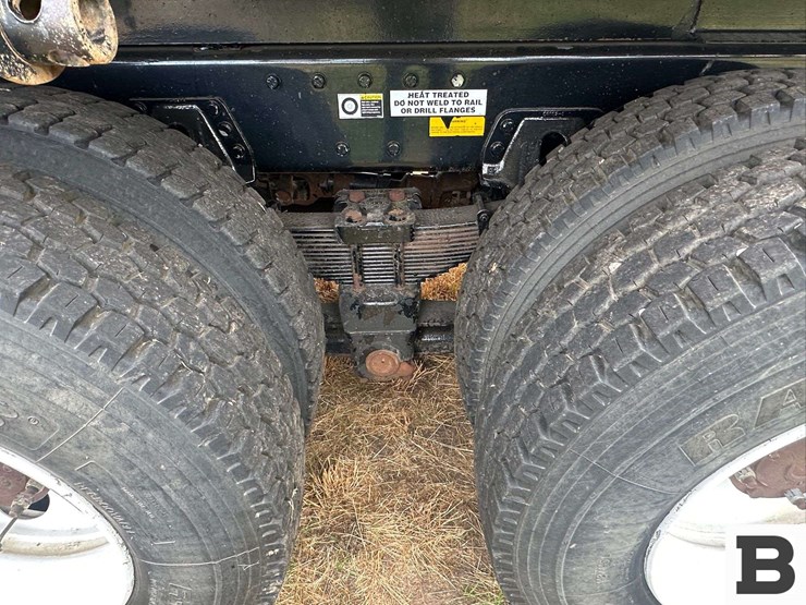 2000-peterbilt-grain-truck---lewiston,-id-image-19