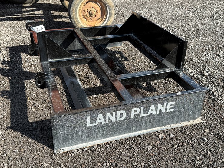#34-•-72"-skid-steer-/-3-point-hitch-land-leveler-image-1