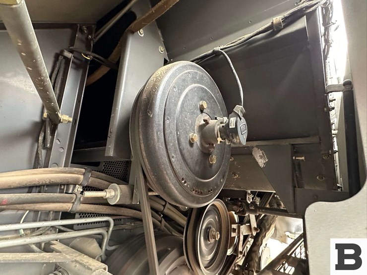 2008-gleaner-r75-image-25