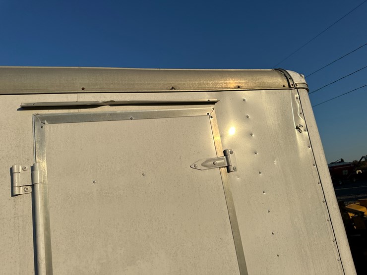 #32839-•-16'-t/a-enclosed-cargo-trailer-vin:-16hpb16244h122978-image-32