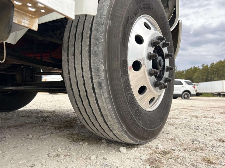 2021-international-mv607-image-38