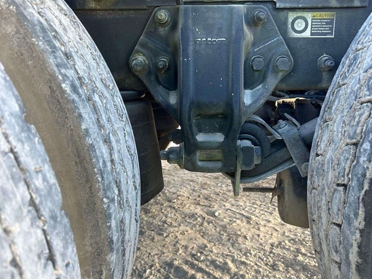 2016-peterbilt-579-image-34