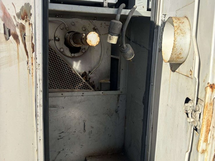 gmc-c7500-utility-truck-image-16