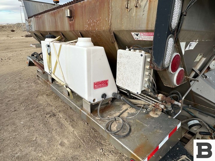 monroe-00012745-snow-and-ice-sander-box---kennewick,-wa-image-9