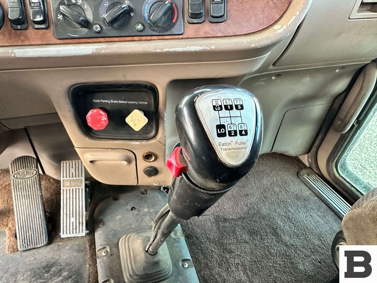 2008-peterbilt-386-image-87