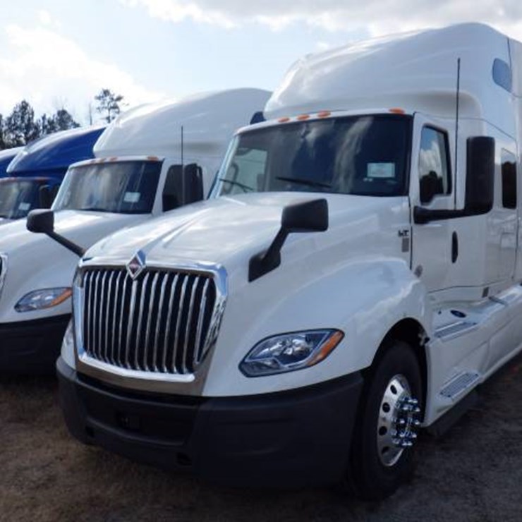 2022 INTERNATIONAL LT