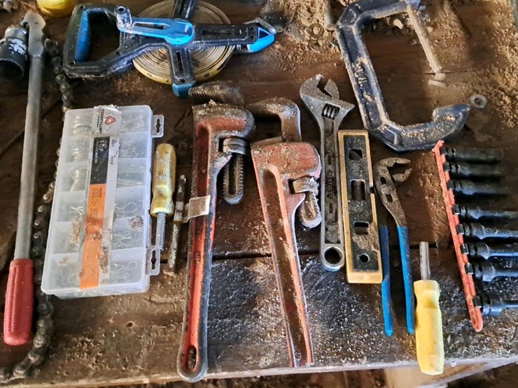 #315-•-tools-and-parts-image-12