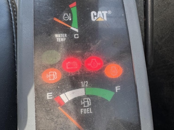 2015-caterpillar-305.5e-image-8