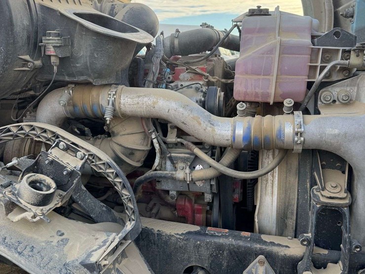 2009-volvo-tractor-truck---caution---kennewick,-wa-image-17